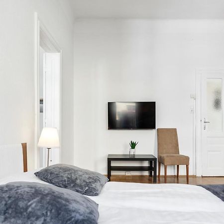Beautiful 2Br Aptartment 12 Minutes To Downtown Viena Exterior foto