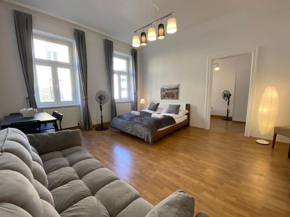 Beautiful 2Br Aptartment 12 Minutes To Downtown Viena Exterior foto