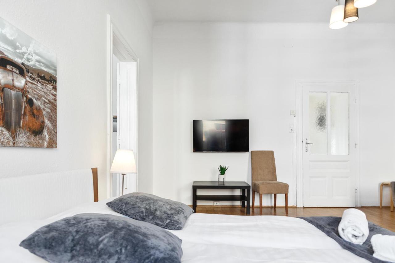 Beautiful 2Br Aptartment 12 Minutes To Downtown Viena Exterior foto
